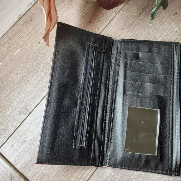 Mickey Mouse Pink Fashion Wallet - Picture 11 of 14